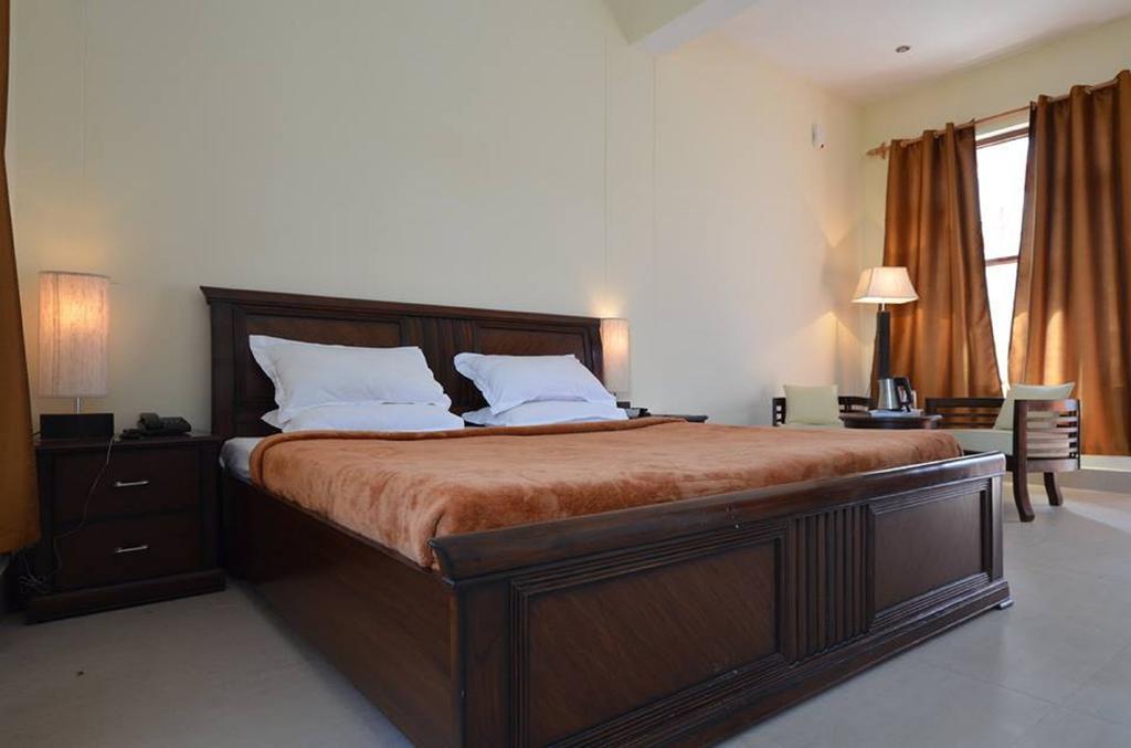 Hotel Deodar Villa Dharamshala Quarto foto